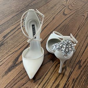 ✨✨VERA WANG HEELS✨✨